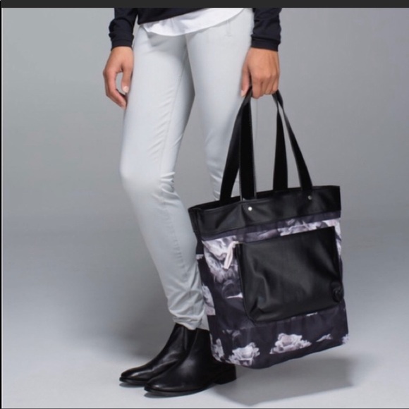 Lululemon mantra tote bag black reversible - Picture 3 of 12